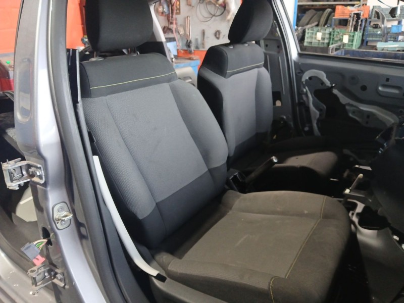 Recambio de asiento delantero derecho para citroën c3 iii (sx) 1.2 puretech 82 referencia OEM IAM   