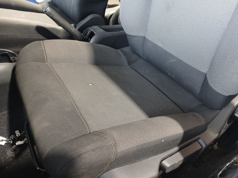 Recambio de asiento delantero izquierdo para citroën c3 iii (sx) 1.2 puretech 82 referencia OEM IAM   