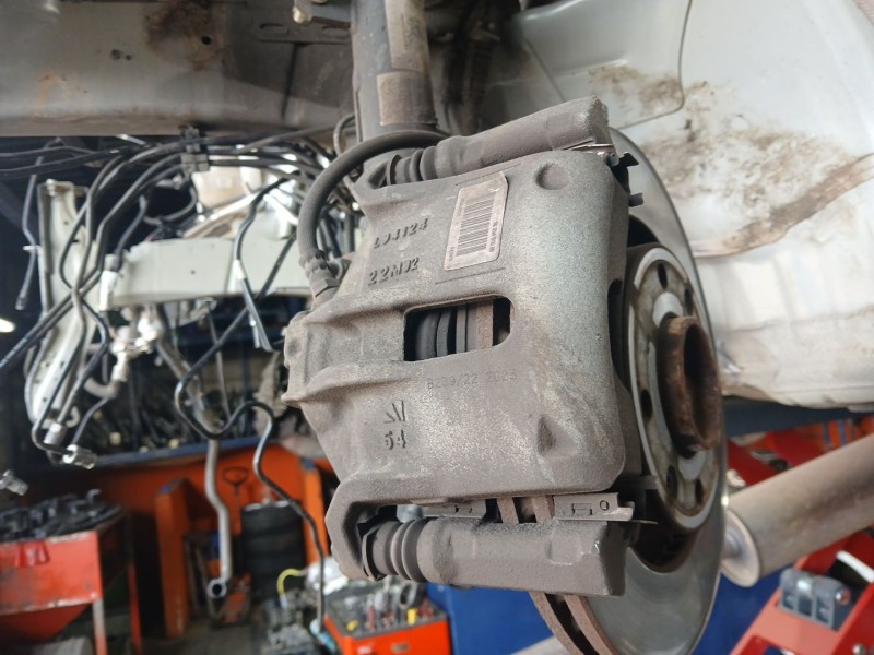 Recambio de pinza freno delantera izquierda para citroën c3 iii (sx) 1.2 puretech 82 referencia OEM IAM   