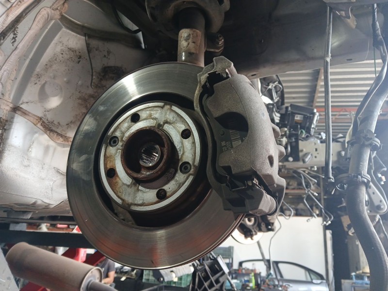 Recambio de mangueta delantera derecha para citroën c3 iii (sx) 1.2 puretech 82 referencia OEM IAM   