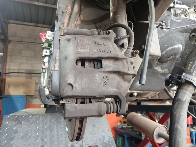 Recambio de pinza freno delantera derecha para citroën c3 iii (sx) 1.2 puretech 82 referencia OEM IAM   