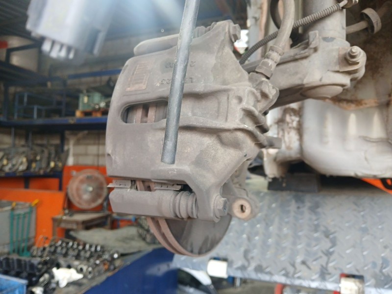 Recambio de pinza freno delantera derecha para citroën c3 iii (sx) 1.2 puretech 82 referencia OEM IAM   