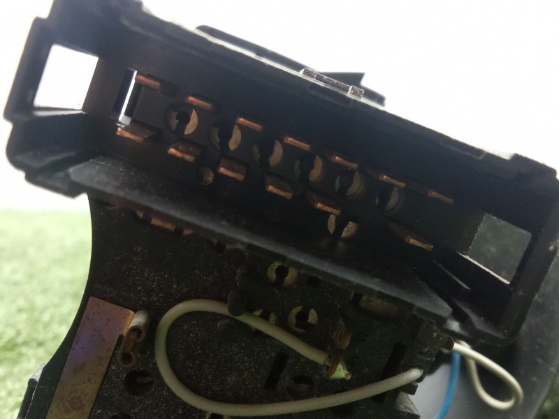 Recambio de mando luces para opel vivaro a furgoneta (x83) 2.0 cdti (f7) referencia OEM IAM 251563  