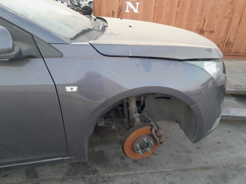 Recambio de aleta delantera derecha para chevrolet cruze (j300) 2.0 cdi referencia OEM IAM   