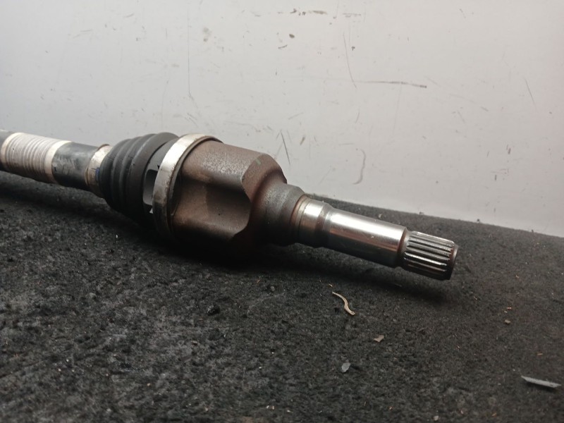 Recambio de transmision delantera derecha para citroën c3 iii (sx) 1.2 puretech 82 referencia OEM IAM 9677476680  