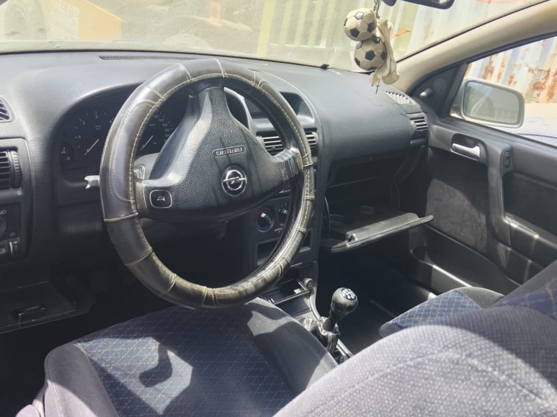 opel astra g hatchback (t98) del año 2000