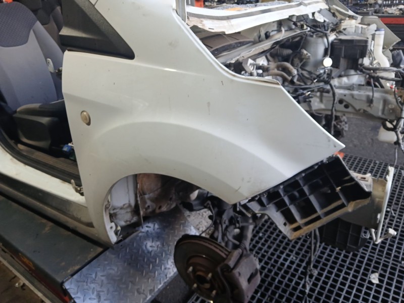 Recambio de aleta delantera derecha para ford transit courier b460 monospace 1.5 ecoblue referencia OEM IAM   