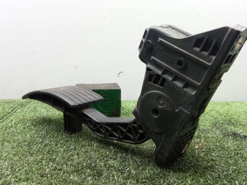 Recambio de potenciometro pedal para fuso (mitsubishi) canter 7c18 referencia OEM IAM APM4030207150490 6.PINES 