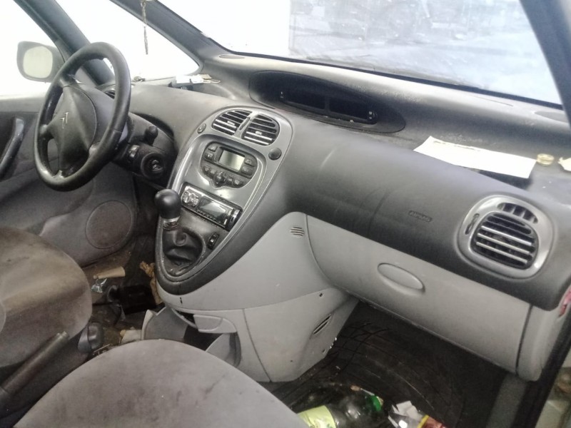 citroën xsara picasso (n68) del año 2004
