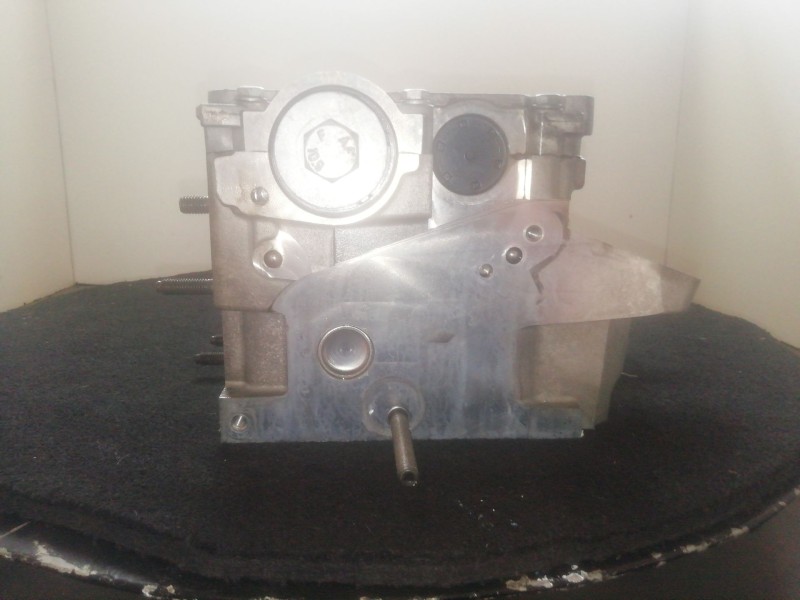 Recambio de culata para volkswagen golf vi (5k1) 1.6 tdi referencia OEM IAM 03L103373A  