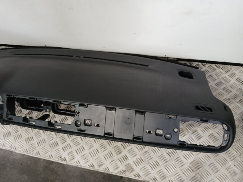 Recambio de salpicadero para citroën c3 iii (sx) 1.2 puretech 82 referencia OEM IAM  GRIS 5 PUERTAS