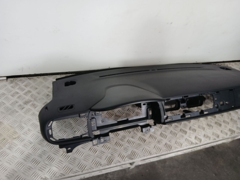Recambio de salpicadero para citroën c3 iii (sx) 1.2 puretech 82 referencia OEM IAM  GRIS 5 PUERTAS