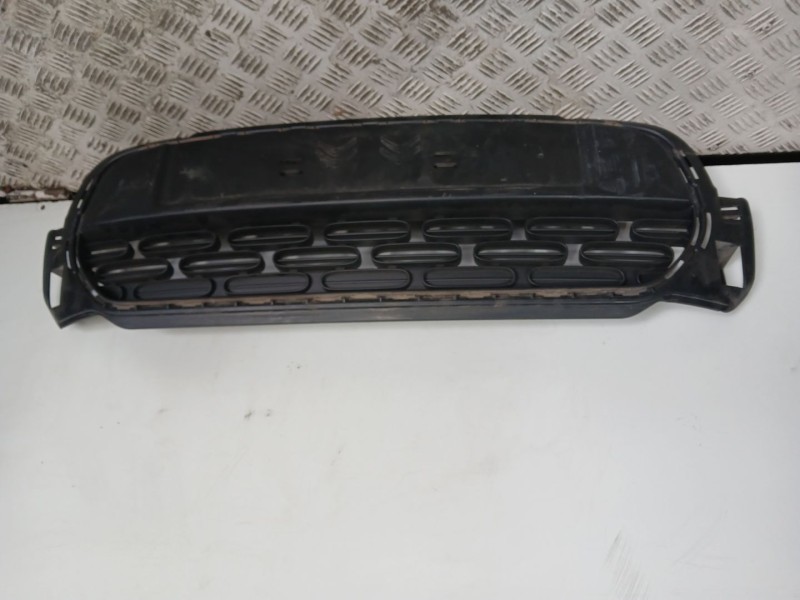 Recambio de rejilla delantera para citroën c3 iii (sx) 1.2 puretech 82 referencia OEM IAM 9833504580 - 9833504680  