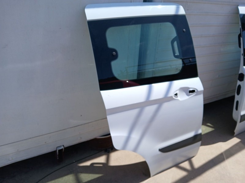 Recambio de puerta trasera derecha para ford transit courier b460 monospace 1.5 ecoblue referencia OEM IAM   