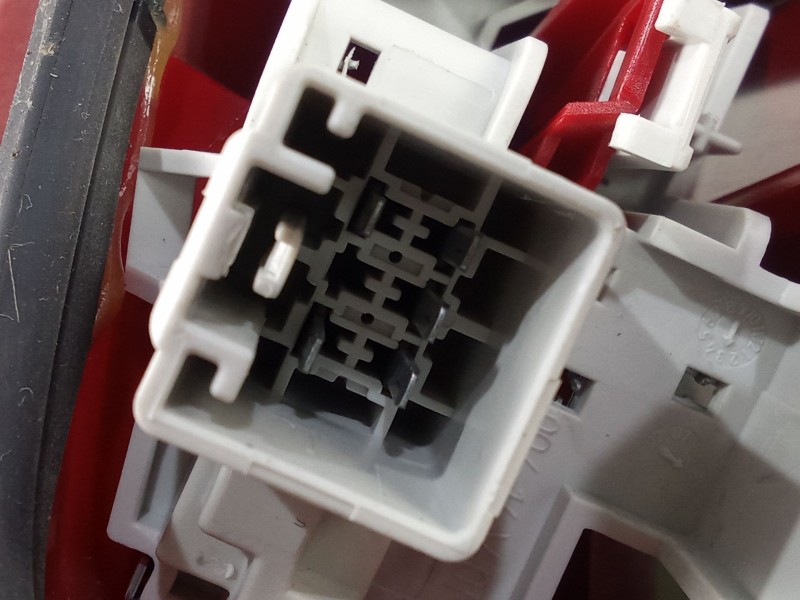 Recambio de piloto trasero izquierdo para ford fiesta vi (cb1, ccn) 1.25 referencia OEM IAM  08-13 