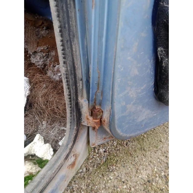 Recambio de puerta delantera derecha para citroën dyane referencia OEM IAM  TARA 