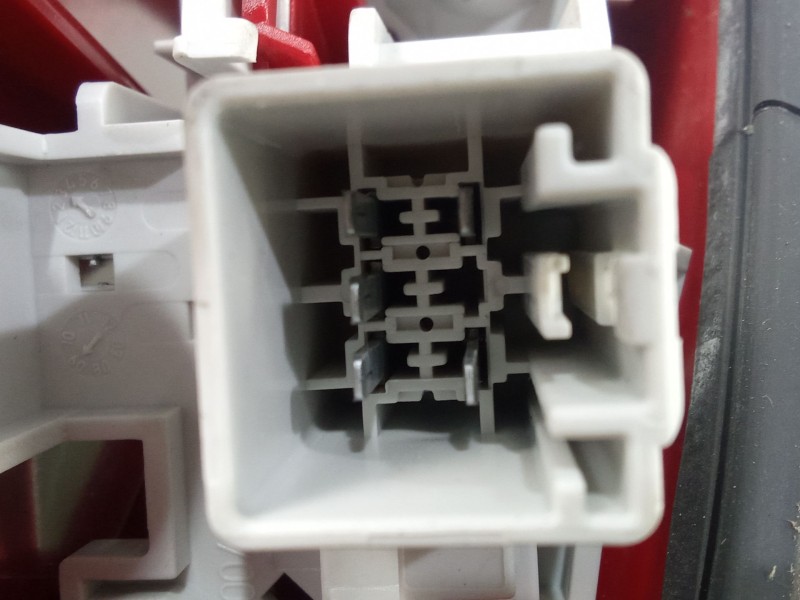 Recambio de piloto trasero derecho para ford fiesta vi (cb1, ccn) 1.25 referencia OEM IAM   