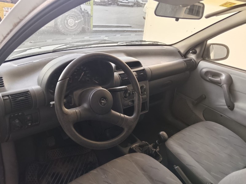 opel corsa b (s93) del año 1994