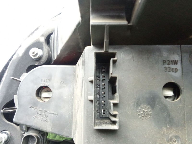Recambio de piloto trasero izquierdo para bmw 5 (e60) 525 d referencia OEM IAM 2VP008679058 - 7165737 6.PINES HELLA