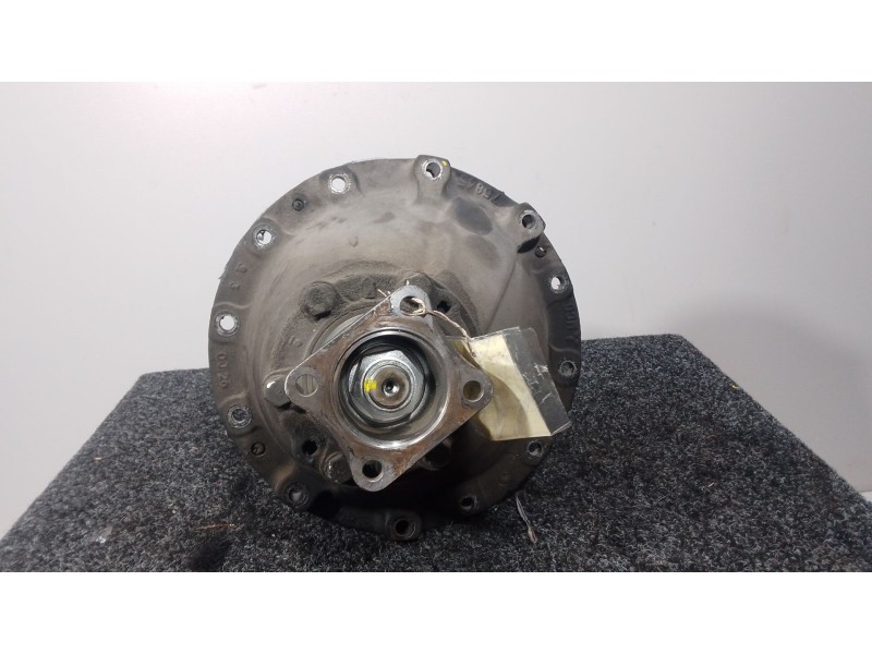 Recambio de diferencial trasero para fuso (mitsubishi) canter 7c18 referencia OEM IAM  39 DIENTES PIÑON Y 8 DIENTE CORONA 