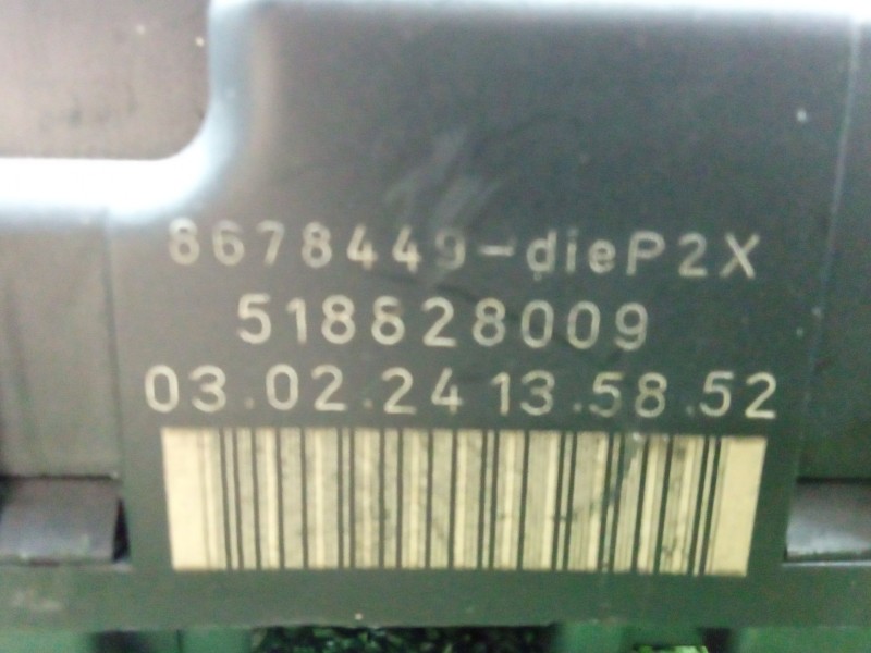 Recambio de caja reles / fusibles para volvo s60 i (384) 2.4 d referencia OEM IAM 8678449 - 518828009  