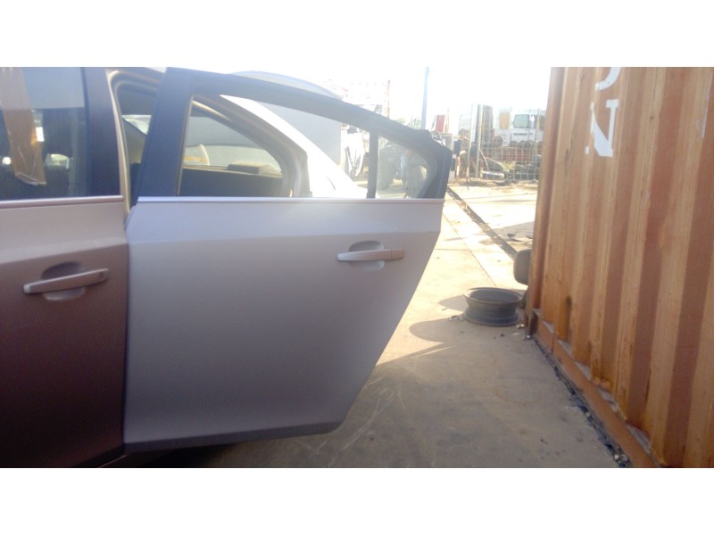 Recambio de puerta trasera izquierda para chevrolet cruze (j300) 2.0 cdi referencia OEM IAM   