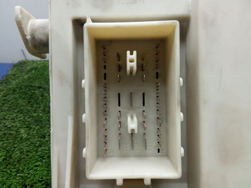 Recambio de caja reles / fusibles para volvo v50 (545) 1.6 d referencia OEM IAM 8690722 - 00270278 - 519096309  