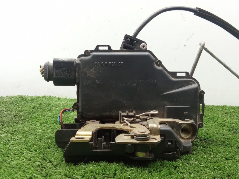 Recambio de cerradura puerta delantera izquierda para volkswagen golf iv (1j1) 1.6 referencia OEM IAM 3B1837015A 8.PINES 