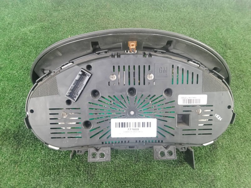 Recambio de cuadro instrumentos para chevrolet cruze (j300) 2.0 cdi referencia OEM IAM 95472852  GM