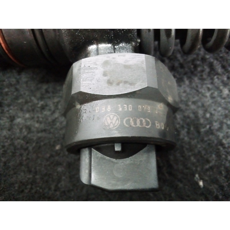 Recambio de inyector para volkswagen passat berlina (3b3) 1.9 tdi referencia OEM IAM 038130073J-0414720015  