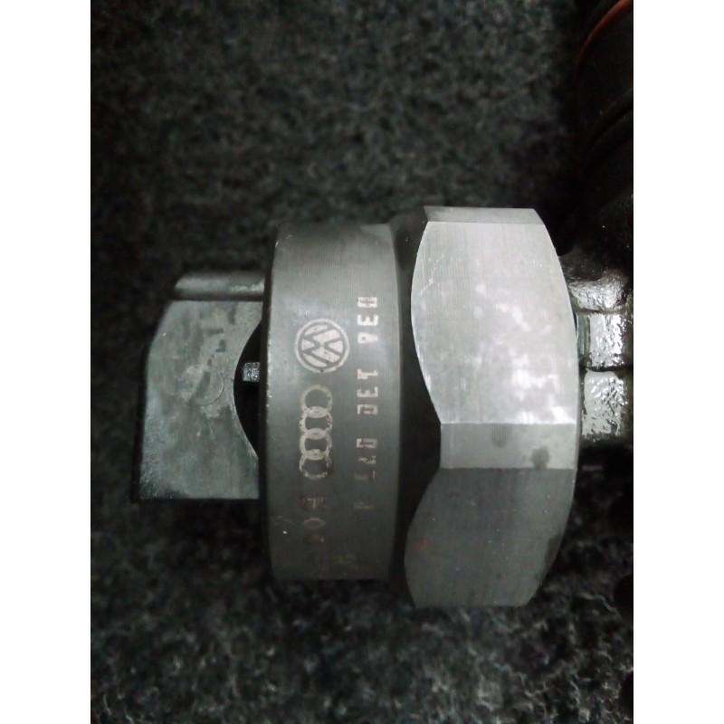 Recambio de inyector para volkswagen passat berlina (3b3) 1.9 tdi referencia OEM IAM 038130073J-0414720015  