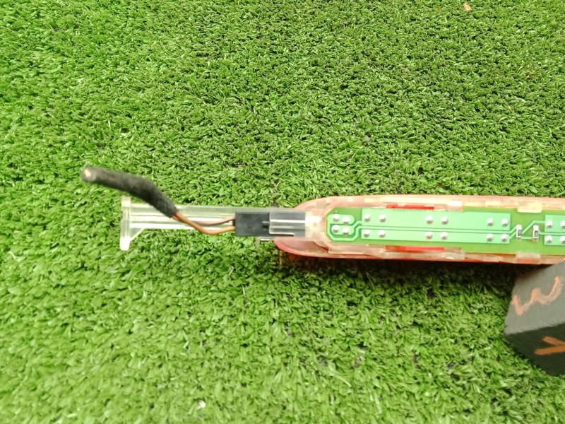 Recambio de luz central de freno para seat altea (5p1) 1.9 tdi referencia OEM IAM SP0945097A 2.PINES 