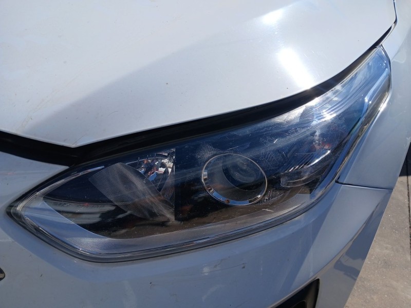Recambio de faro izquierdo para kia ceed (cd) 1.6 crdi 115 referencia OEM IAM   