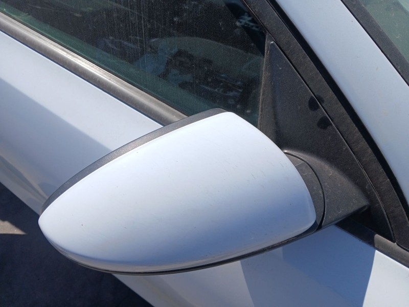 Recambio de retrovisor derecho para kia ceed (cd) 1.6 crdi 115 referencia OEM IAM   