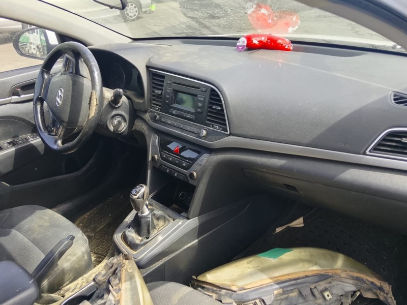 hyundai elantra vi sedán (ad, ada) del año 2016