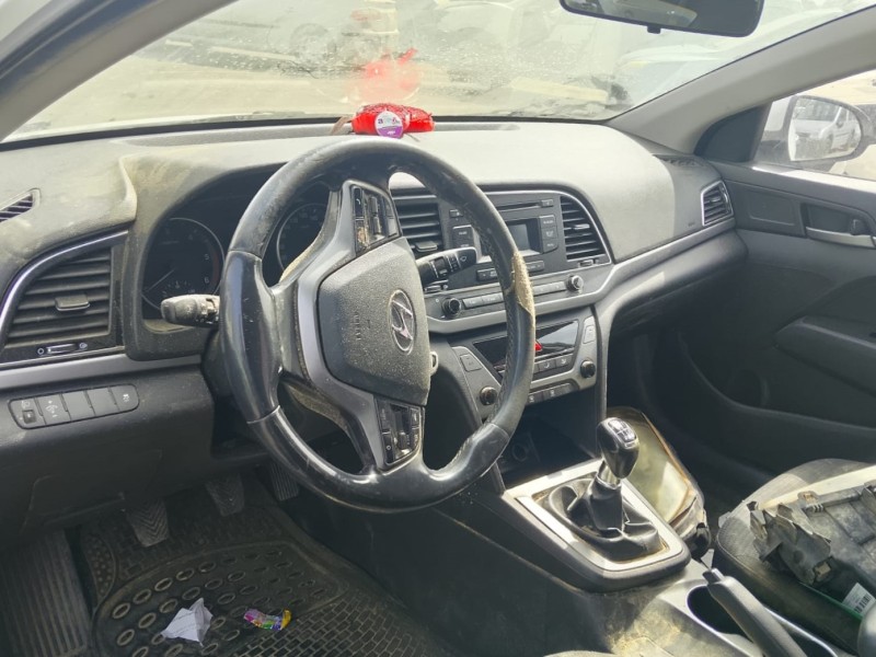 hyundai elantra vi sedán (ad, ada) del año 2016