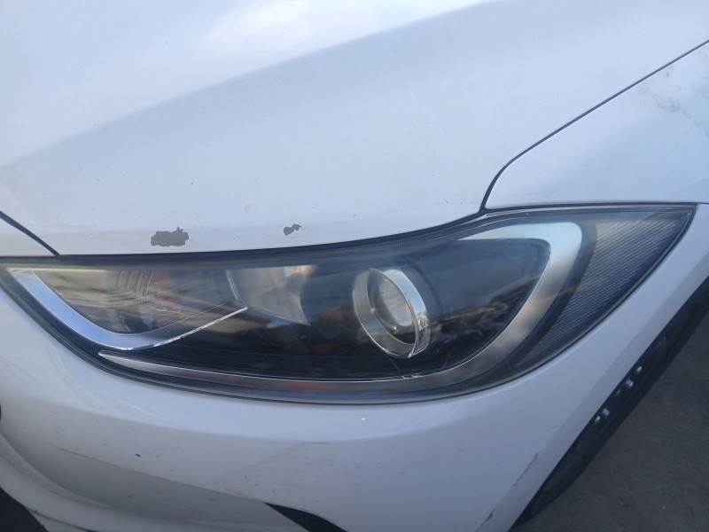 Recambio de faro izquierdo para hyundai elantra vi sedán (ad, ada) 1.6 d referencia OEM IAM   