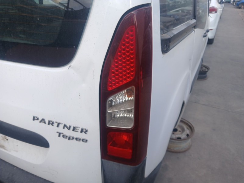 Recambio de piloto trasero derecho para peugeot partner tepee 1.6 hdi / bluehdi 75 referencia OEM IAM   