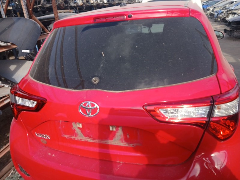 Recambio de porton trasero para toyota yaris (_p13_) 1.5 (nsp131_) referencia OEM IAM   