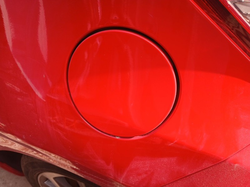 Recambio de tapa exterior combustible para toyota yaris (_p13_) 1.5 (nsp131_) referencia OEM IAM   