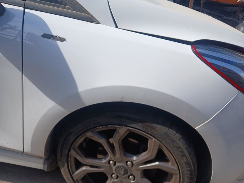 Recambio de aleta delantera derecha para ford fiesta vii (hj, hf) 1.0 ecoboost referencia OEM IAM   