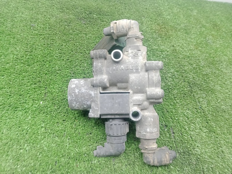 Recambio de valvula egr para iveco eurocargo 100e18 e5 referencia OEM IAM 4721950550 3.PINES WABCO