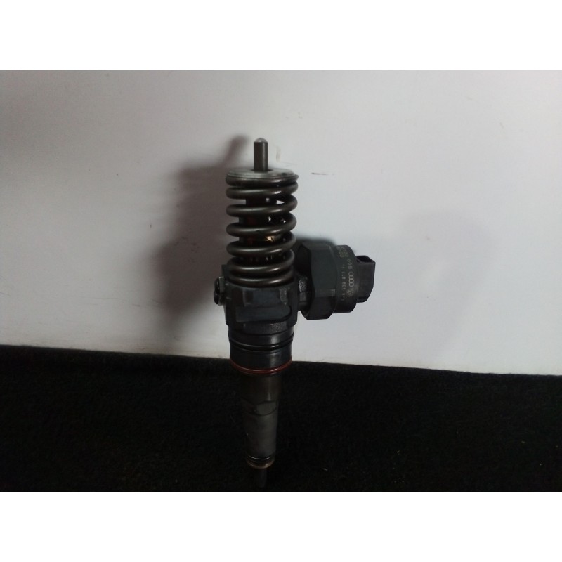 Recambio de inyector para volkswagen passat berlina (3b3) 1.9 tdi referencia OEM IAM 038130073J-0414720015  