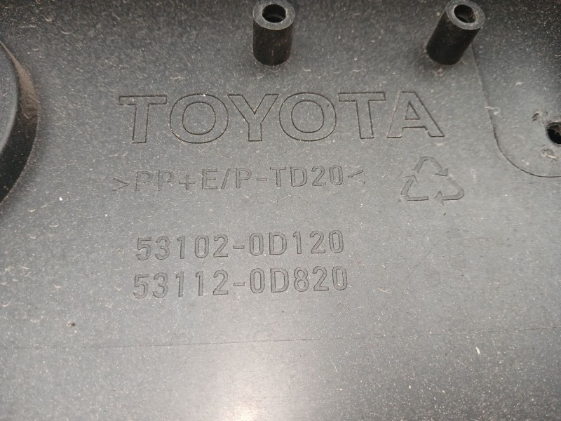 Recambio de rejilla paragolpes delantero para toyota yaris (_p13_) 1.5 (nsp131_) referencia OEM IAM 531020D120 - 531120D820  