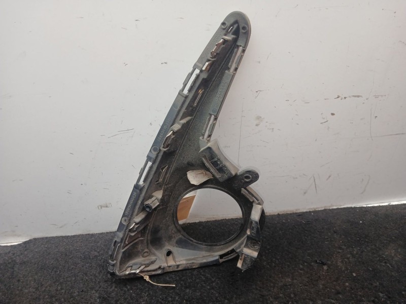 Recambio de rejilla paragolpes izquierda para toyota yaris (_p13_) 1.5 (nsp131_) referencia OEM IAM 520400D040 - 814820D320  