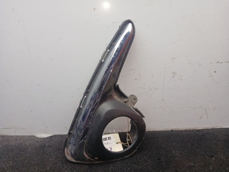 Recambio de rejilla paragolpes derecha para toyota yaris (_p13_) 1.5 (nsp131_) referencia OEM IAM 814810D340 - 520300D040  