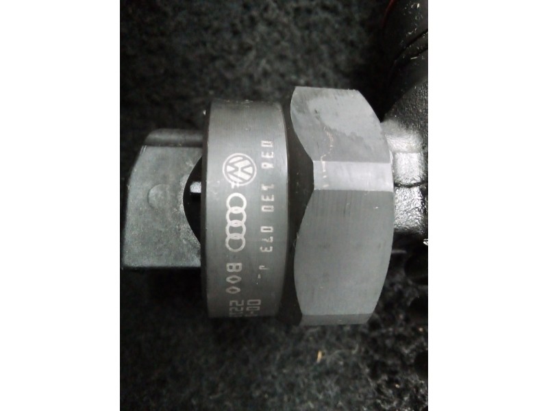 Recambio de inyector para volkswagen passat berlina (3b3) 1.9 tdi referencia OEM IAM 038130073J-0414720015  