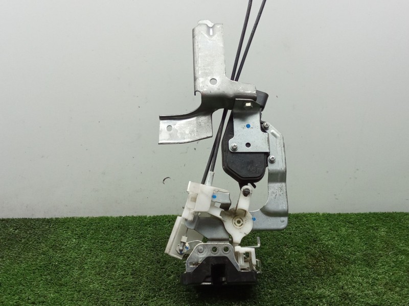 Recambio de cerradura puerta delantera izquierda para fuso (mitsubishi) canter 7c18 referencia OEM IAM  5.PINES 