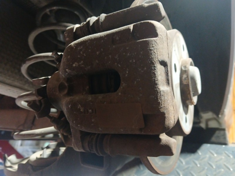 Recambio de pinza freno trasera derecha para citroën c3 picasso (sh_) 1.6 hdi 90 referencia OEM IAM   