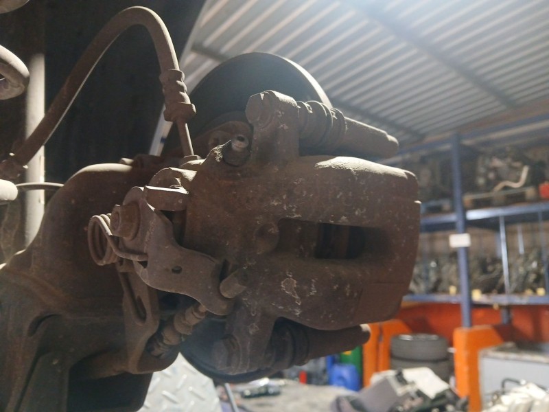 Recambio de pinza freno trasera derecha para citroën c3 picasso (sh_) 1.6 hdi 90 referencia OEM IAM   